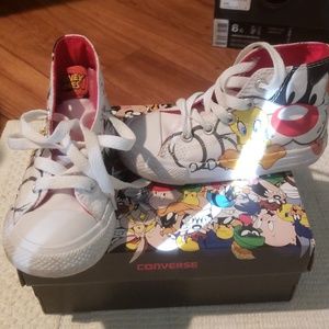 Looney Tunes Converse